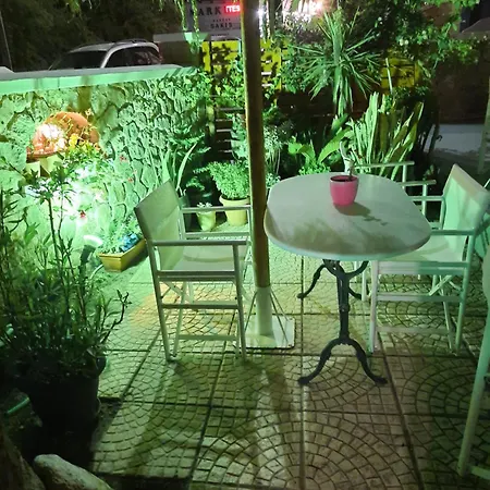 Aparthotel Zeus Kamari (Santorini)